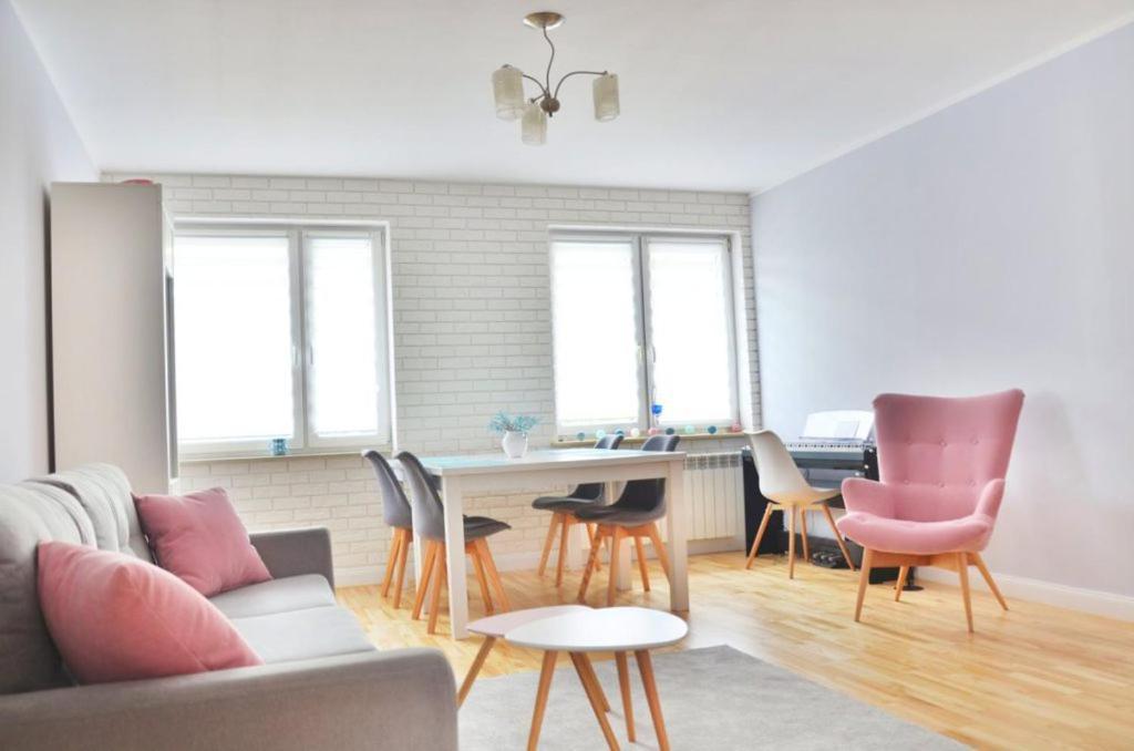 Apartament Promyczek Lägenhet Hajnówka Exteriör bild